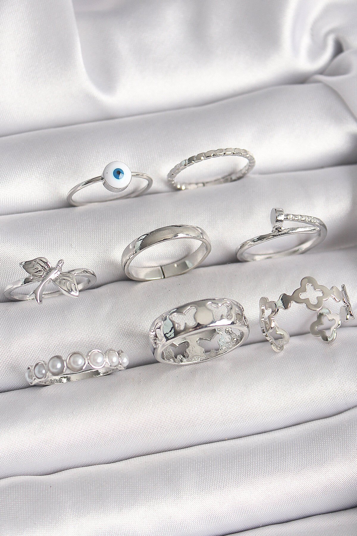 Pirinç Gümüş Renk Nazar Boncuk Detay İncili Kelebek İşlemeli Kadın Yüzük Kombini - TJ-BYK3649