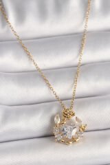 316L Çelik Gold Renk Zincir Zirkon Taşlı Kalp Model Gül Detay Kadın Kolye - TJ-BKO9808