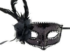 Siyah Renk Yandan Tüylü Güllü Gümüş Taşlı Pullu Maske 20x22 cm (4944)