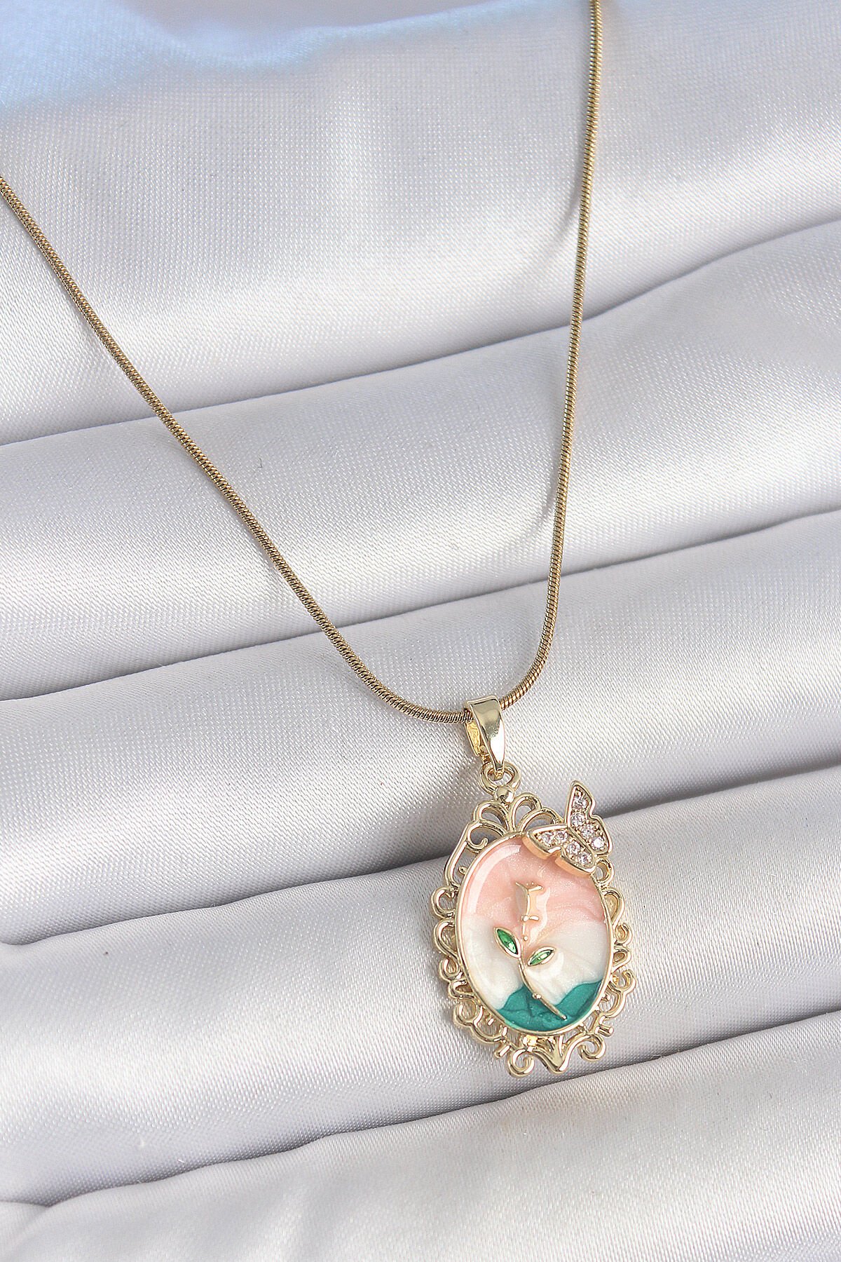 316L Çelik Gold Renk Zincir Mix Renk Çiçek İşlemeli Zirkon Taş Detaylı Portre Model Kadın Kolye - TJ-BKO10182