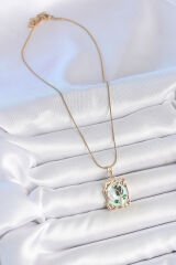 316L Çelik Gold Renk Zincir Mavi Mineli Çiçek İşlemeli İnci Detay Portre Model Kadın Kolye - TJ-BKO10186