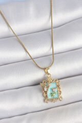 316L Çelik Gold Renk Zincir Mavi Mineli Çiçek İşlemeli Zirkon Taşlı Kelebek Detay Portre Model Kadın Kolye - TJ-BKO10189