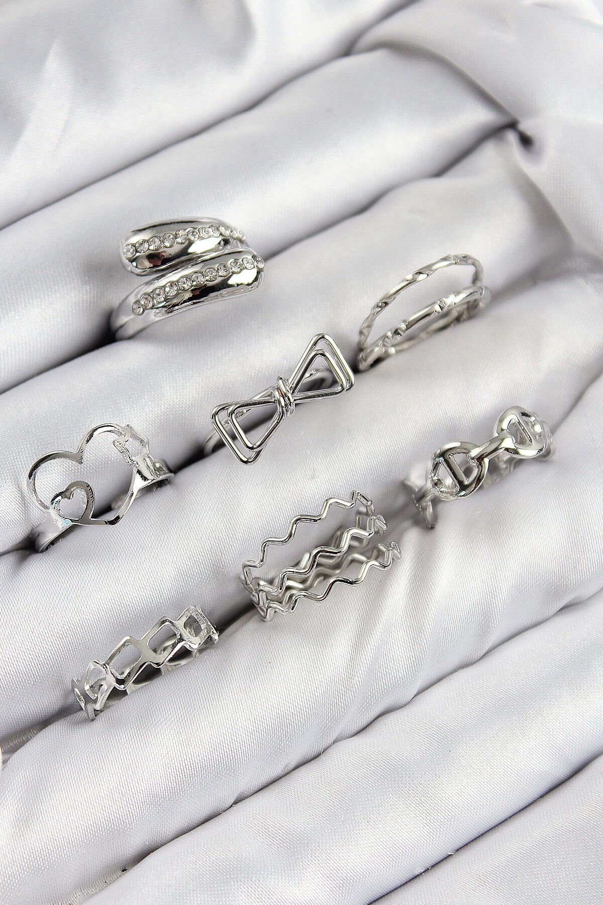 Pirinç Zirkon Taşlı Fiyonk Ve Kalp Model Gümüş Renk Kadın Yüzük Kombin Set - TJ-BYK3822