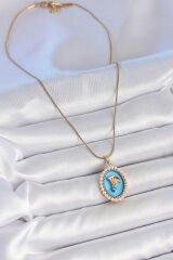 316L Çelik Gold Renk Zincir Mavi Mineli İncili Zirkon Taşlı Çiçek İşlemeli Portre Model Kadın Kolye - TJ-BKO10196