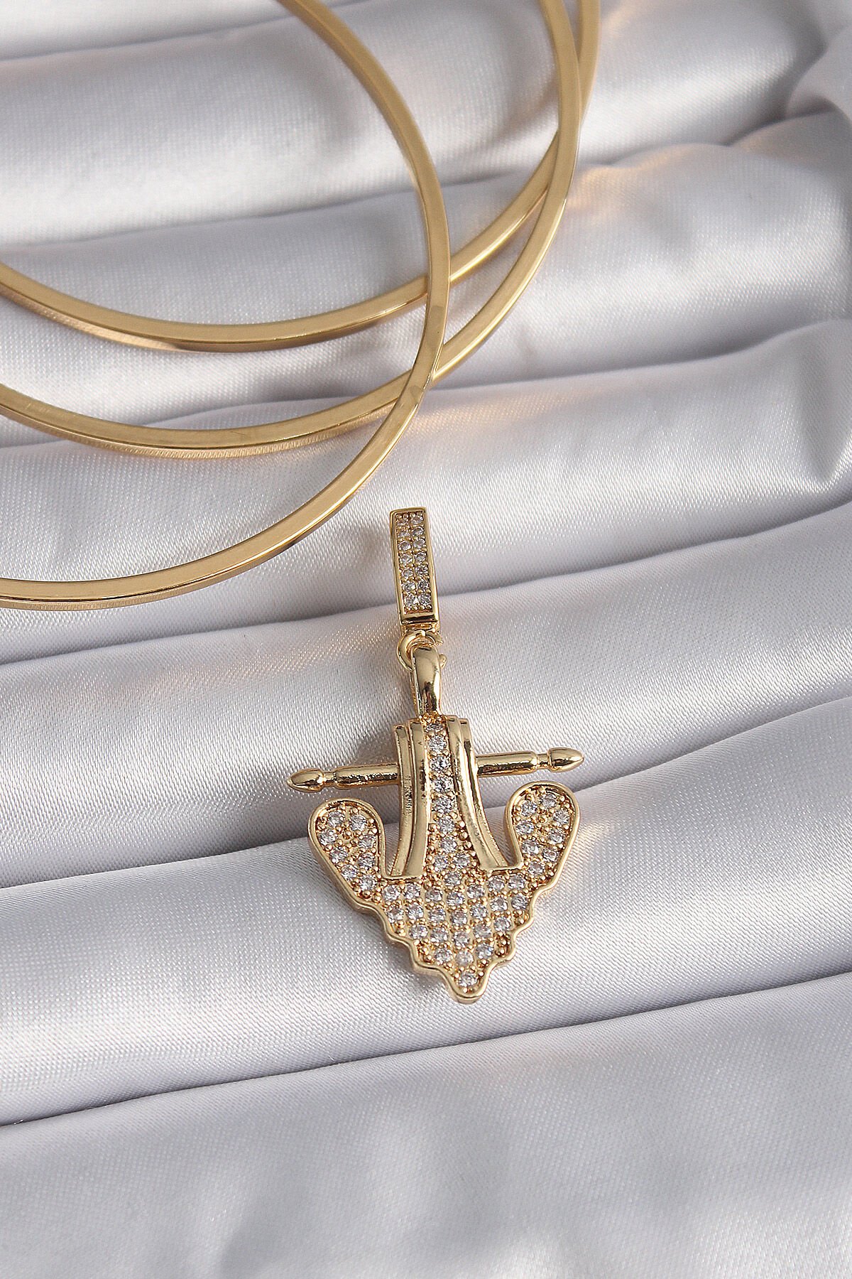Pirinç Gold Renk Zirkon Taşlı Çapa Model Ajda Charm - TJ-BC1000