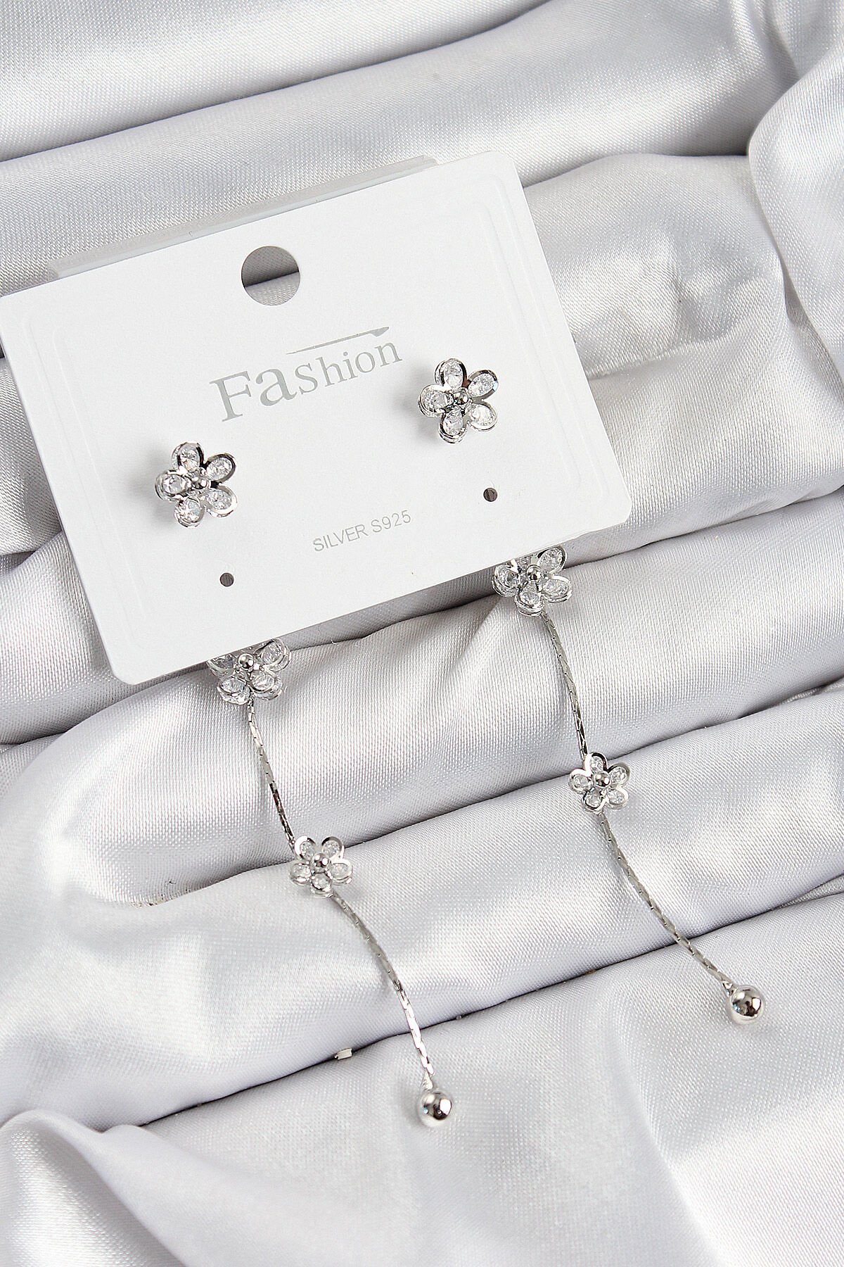 Pirinç Zirkon Taşlı Sallantılı Çiçek Model Gümüş Renk 925 Ayar Gümüş Çivi Kadın Küpe - TJ-BKP10967