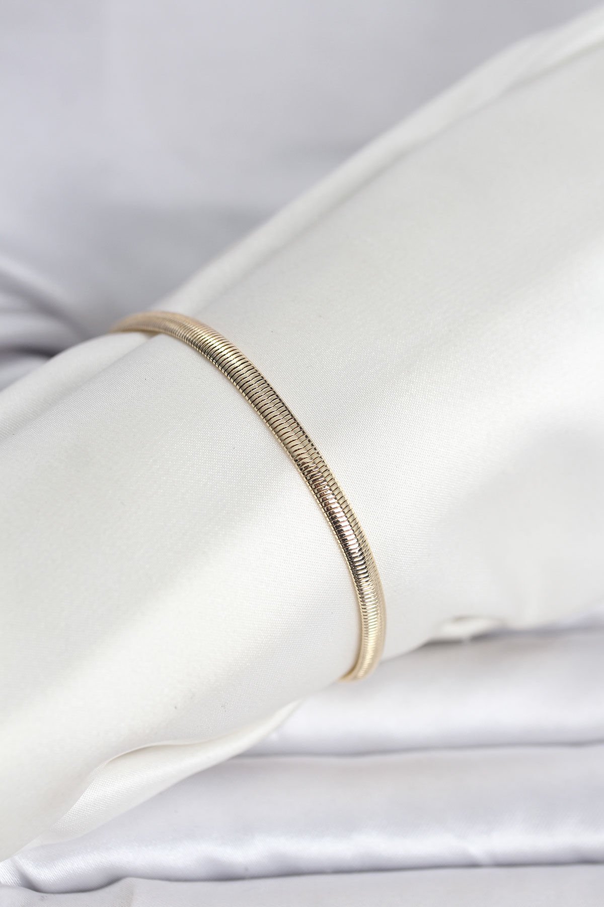 CM 14K Gold Renk Yassı Yılan Zincir Model Kadın Bileklik - TJ-BB8293