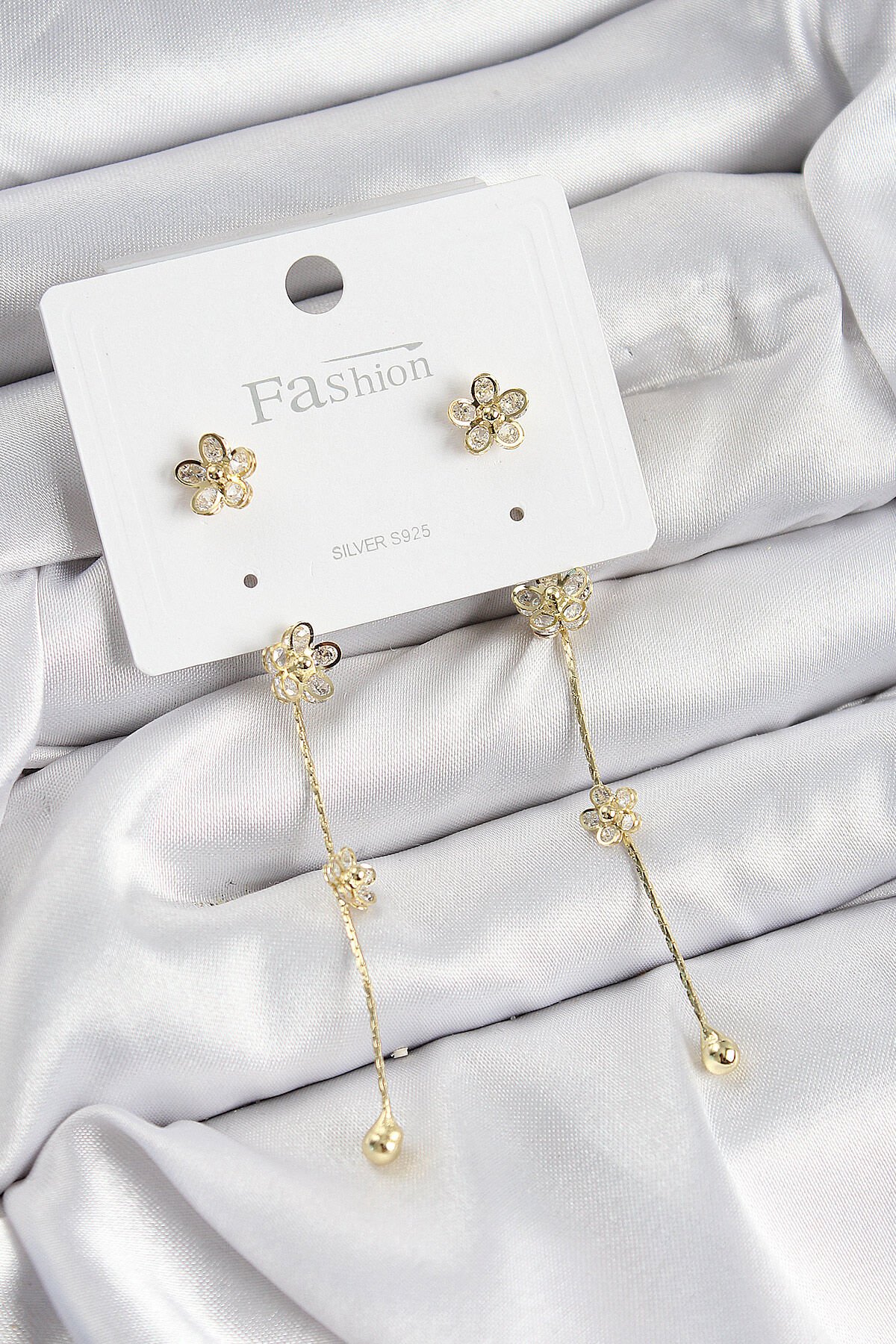 Pirinç Zirkon Taşlı Sallantılı Çiçek Model Gold Renk 925 Ayar Gümüş Çivi Kadın Küpe - TJ-BKP10968