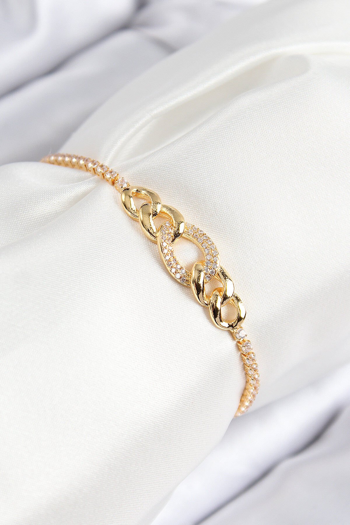 Pirinç Zirkon Taşlı Zincir Model Gold Renk Asansörlü Kadın Bileklik - TJ-BB7735