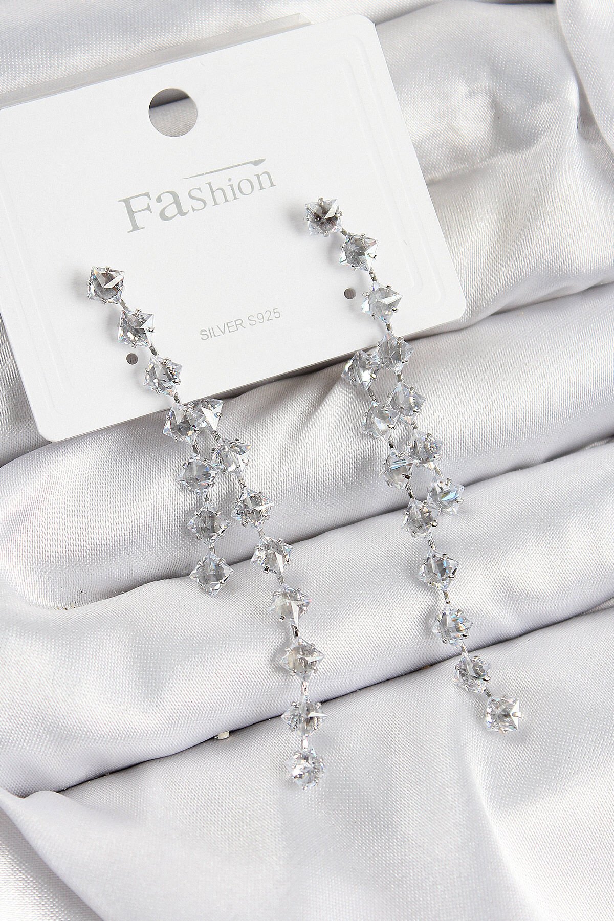 Pirinç Zirkon Taşlı Sallantılı  Model Gümüş Renk 925 Ayar Gümüş Çivi Kadın Küpe - TJ-BKP10977