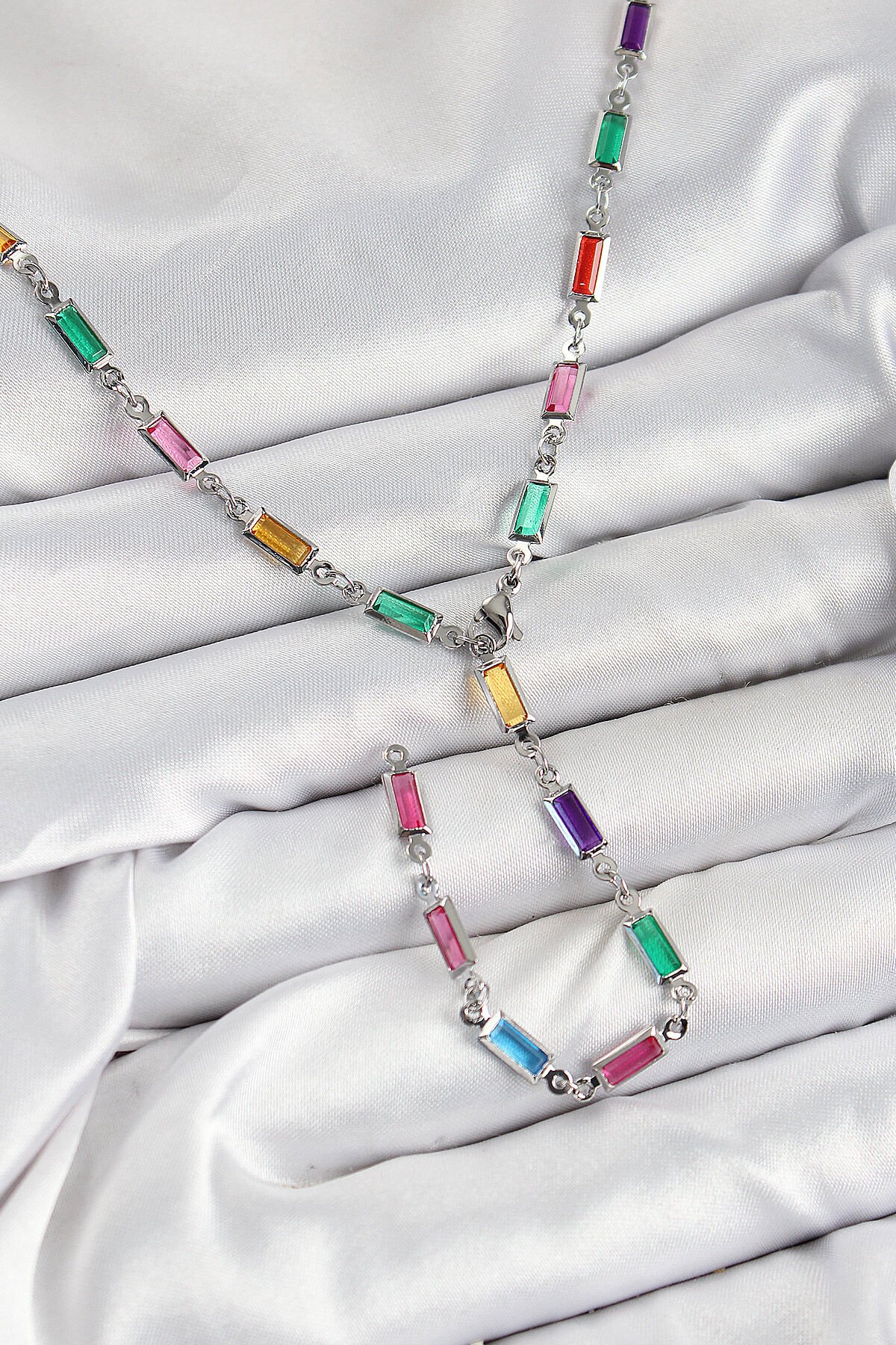 Pirinç Renkli Zirkon Taşlı Dikdörtgen Model Gümüş Renk Kadın Y Kolye - TJ-BKO10385