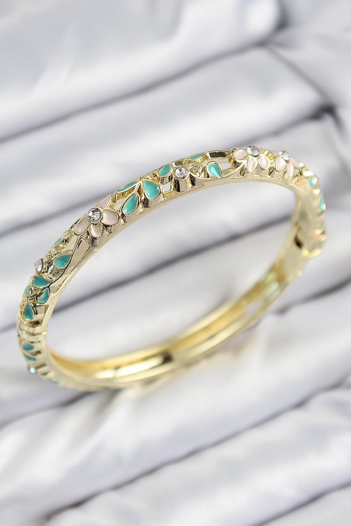 Mineli Pirinç Zirkon Taşlı Turkuaz Çiçek Motifli Gold Kadın Kelepçe - TJ-BB7756