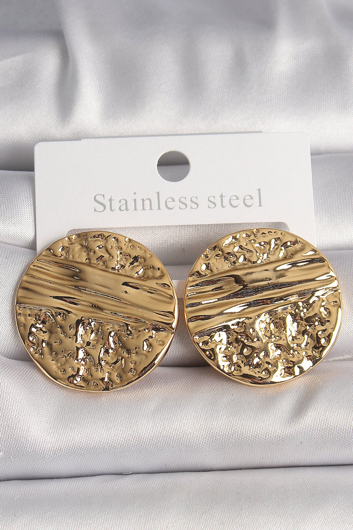 Pirinç Gold Renk İşlemeli Daire Plaka Model Kadın Küpe - TJ-BKP10153