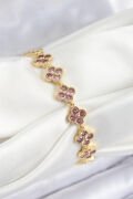 Pirinç Pembe Zirkon Taşlı Yonca Model Gold Renk VIP Seri Kadın Bileklik - TJ-BB7515