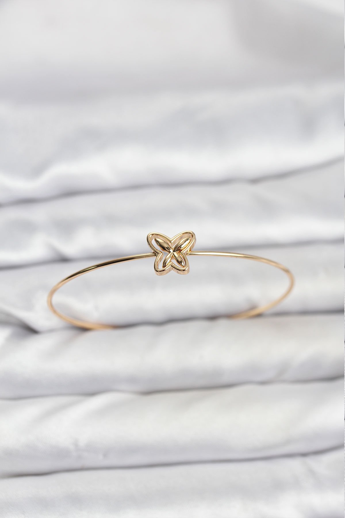 Kelebek Model Gold Renk Bileklik - TJ-BB8140