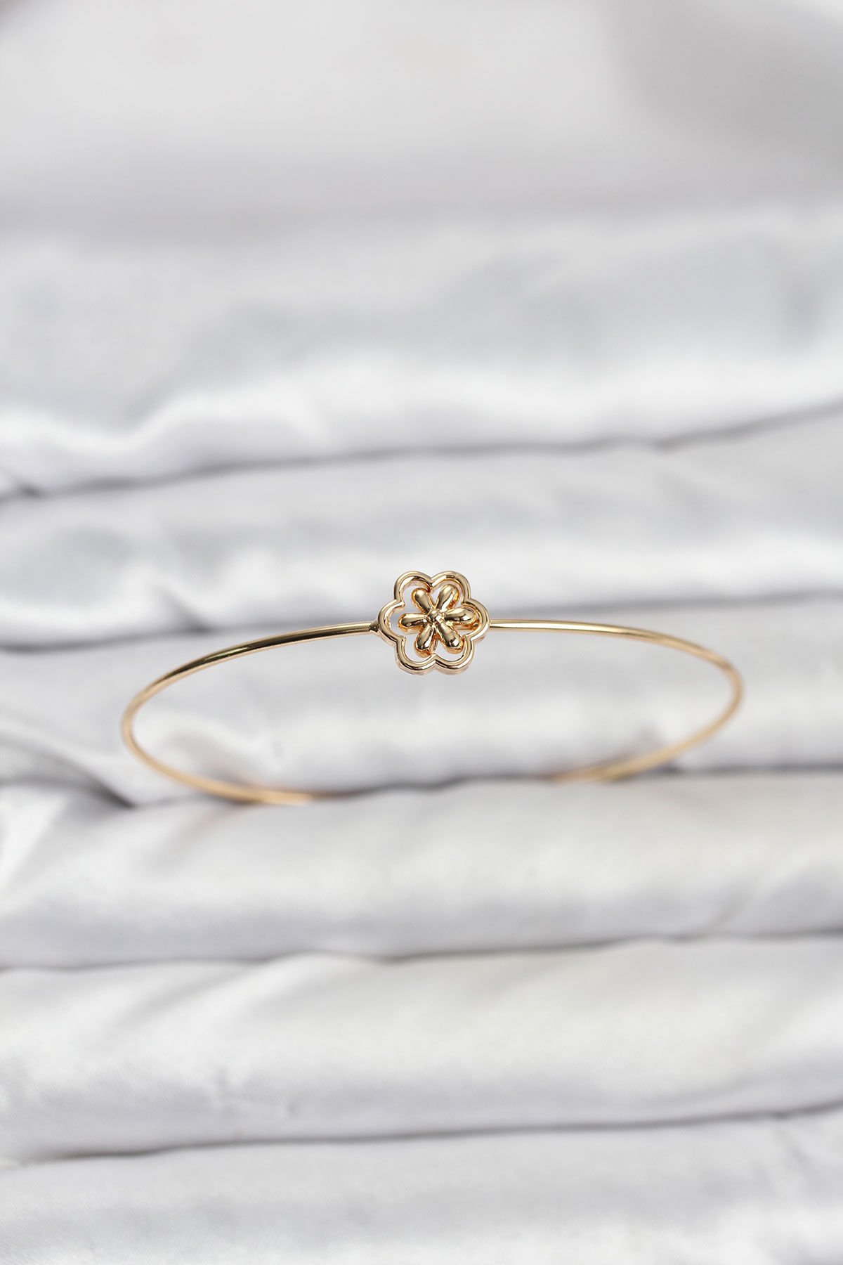 Lotus Model Gold Renk Bileklik - TJ-BB8141