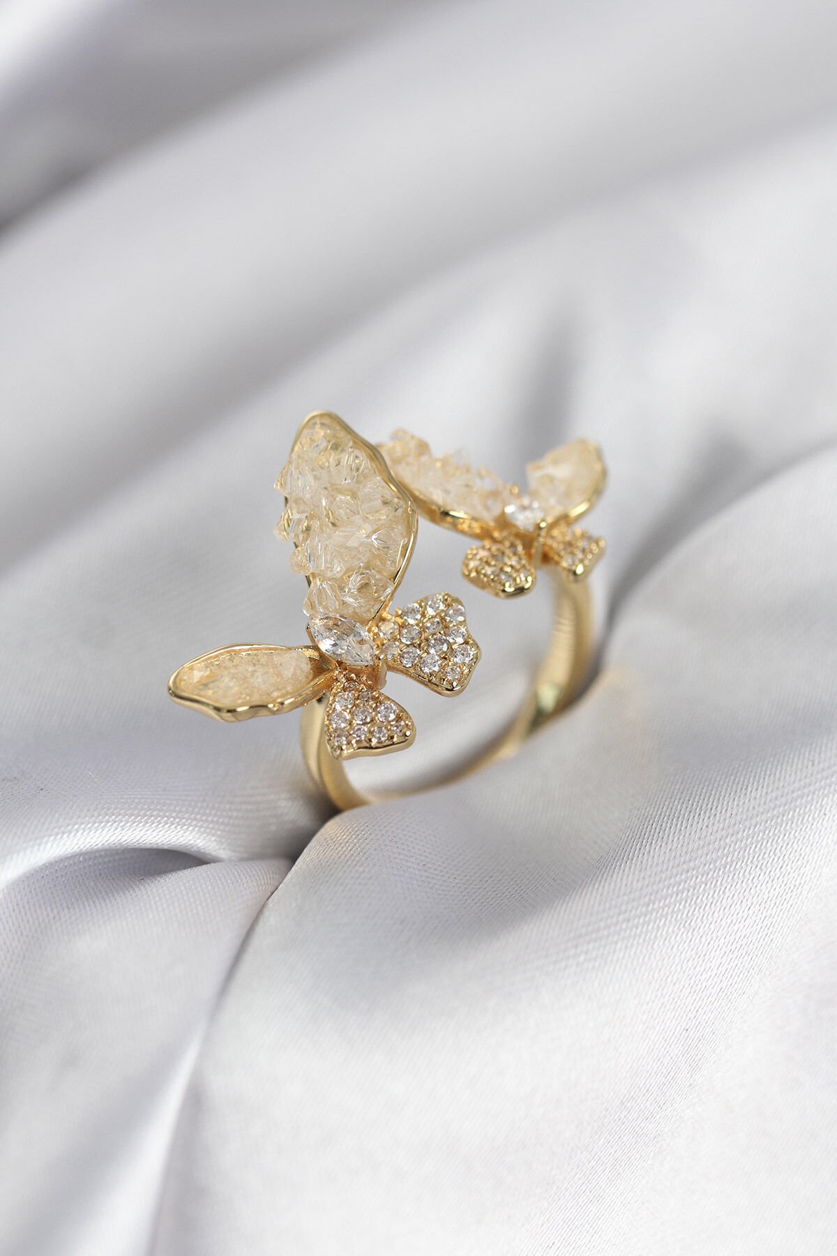 Gold Renk Beyaz Kelebek Model Zirkon Taşlı Kadın Yüzük - TJ-BYK3944