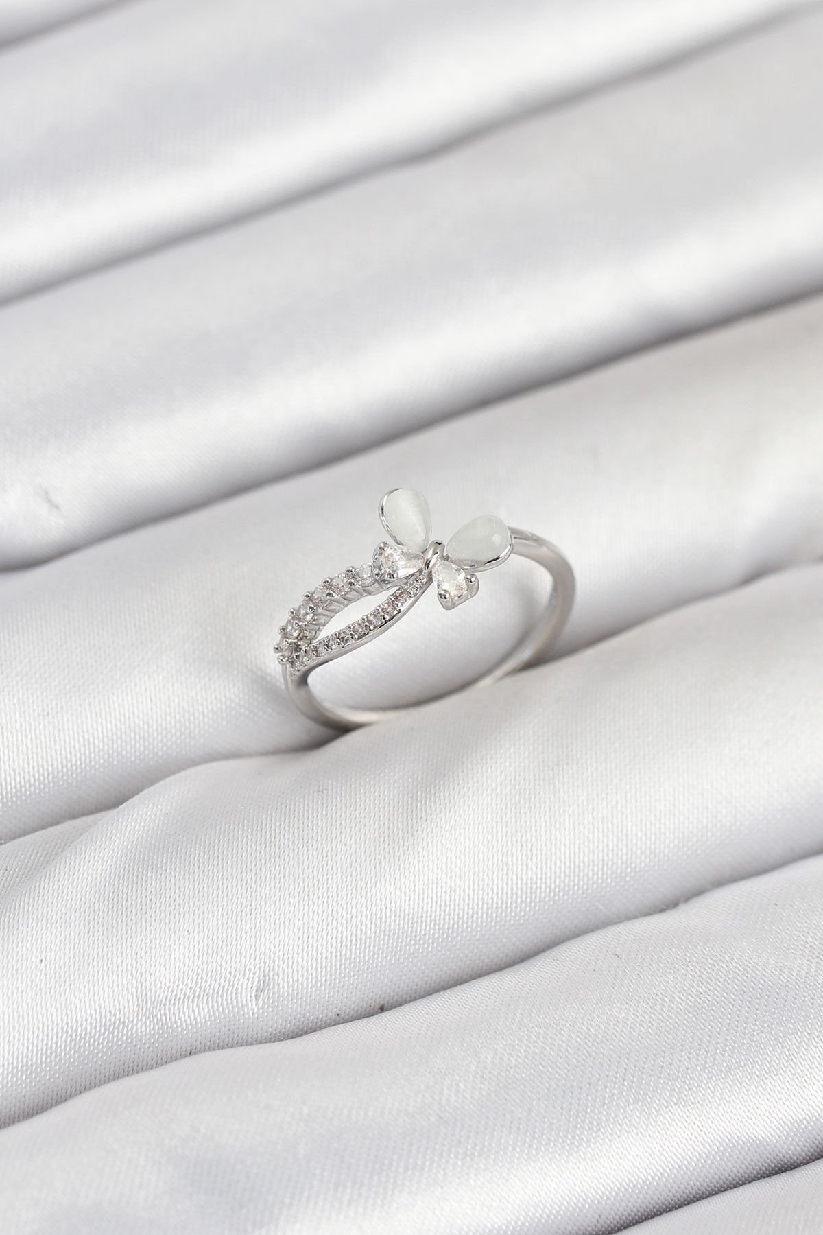 Pirinç Gümüş Renk Kelebek Zirkon Taşlı Kadın Yüzük - TJ-BYK3855