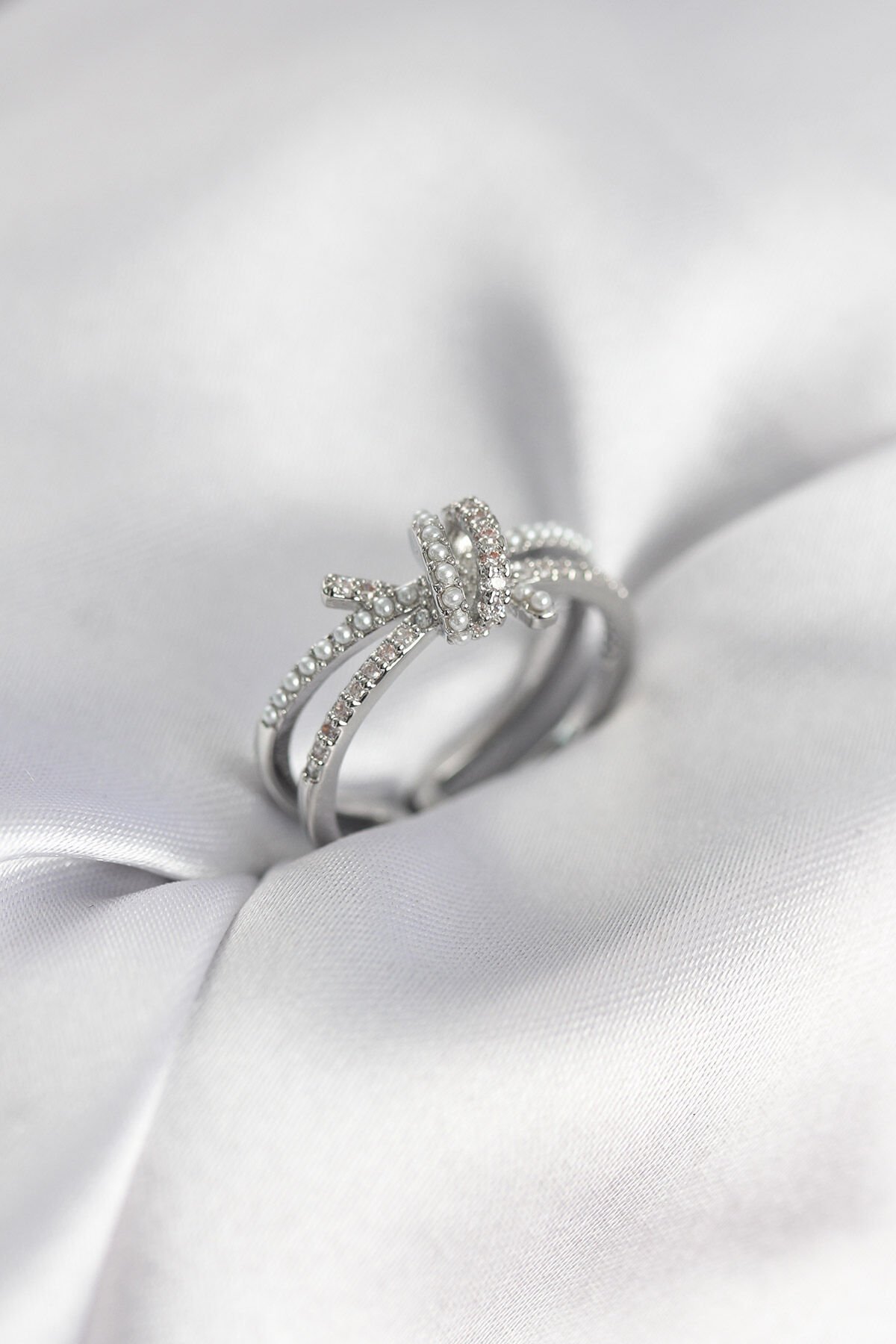 Gümüş Renk İncili Zirkon Taşlı Düğüm Kadın Yüzük - TJ-BYK3949