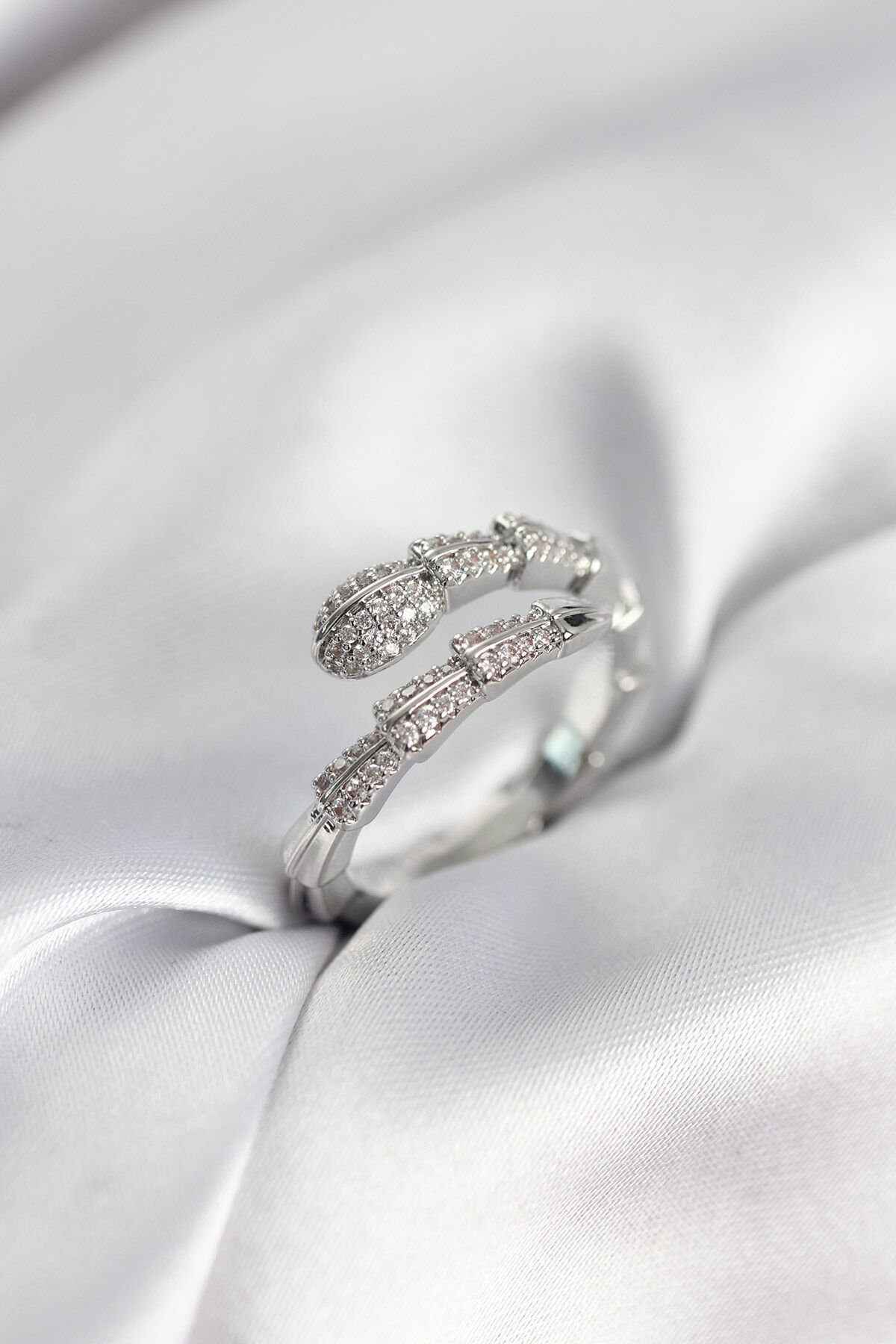 Gümüş Renk Zirkon Taşlı Yılan Model Kadın Yüzük - TJ-BYK3950