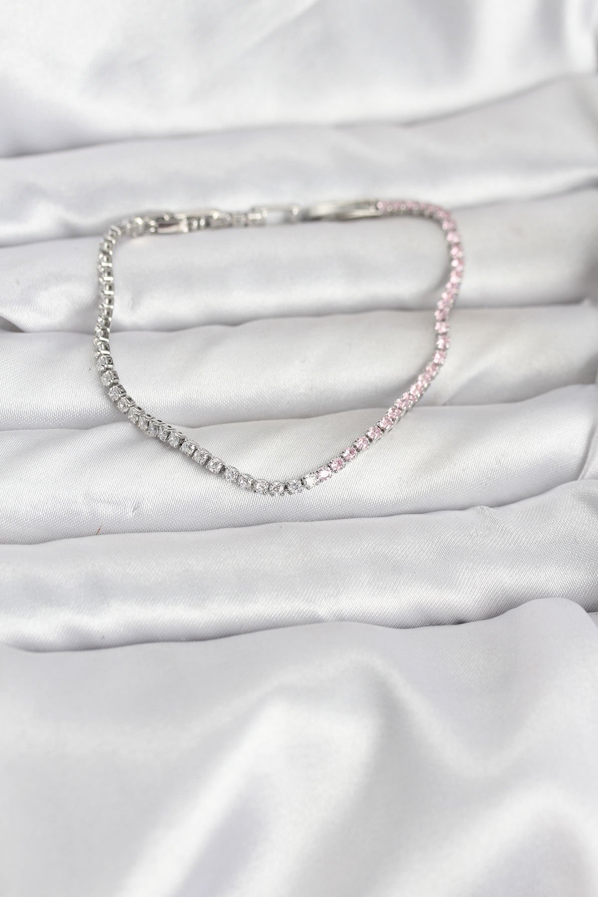 Pembe ve Beyaz Zirkon Taşlı Gümüş Renk Su Yolu Kadın Bileklik - TJ-BB8149