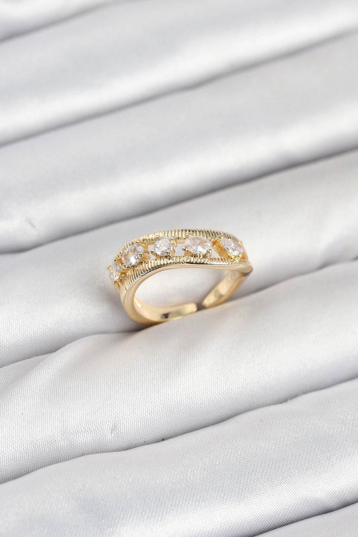 Pirinç Gold Renk Zirkon Taşlı Kadın Yüzük - TJ-BYK3872