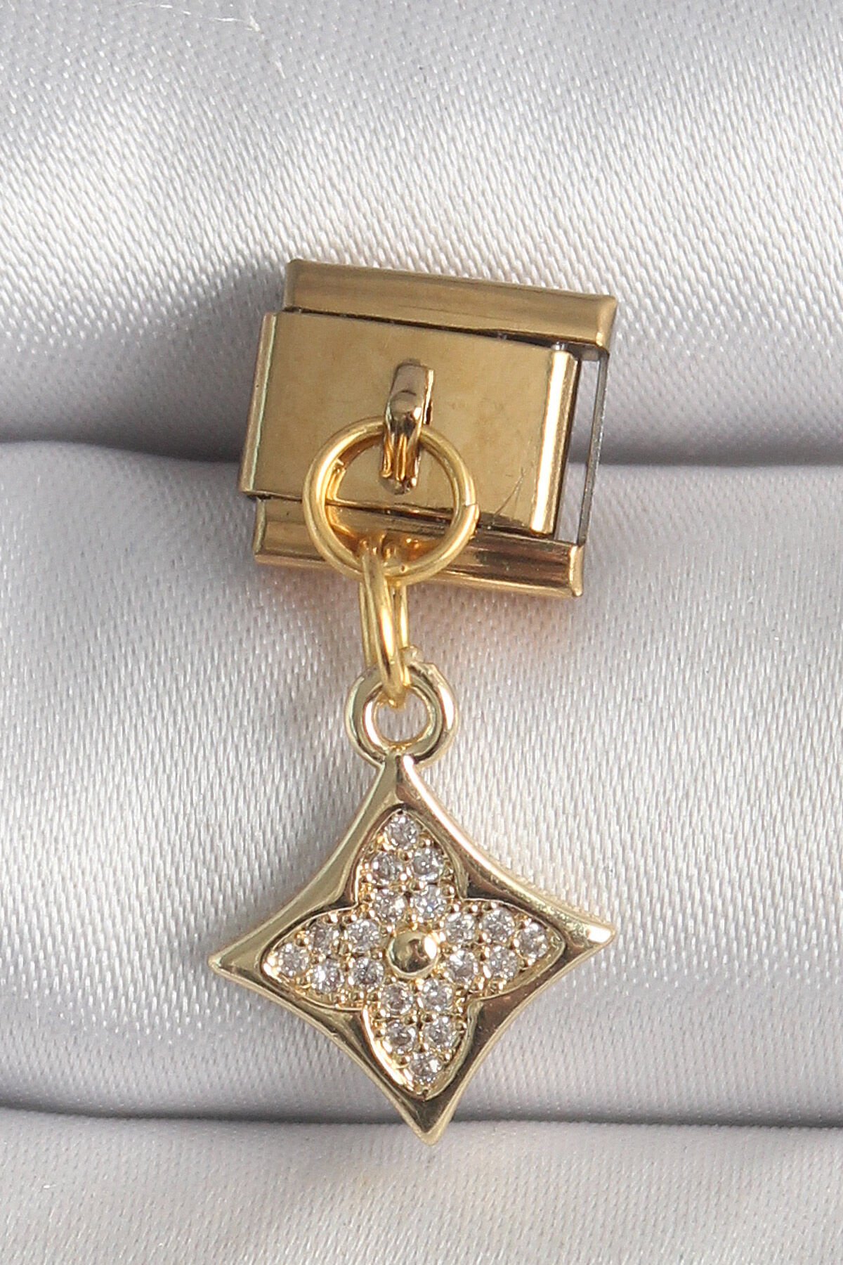 316L Çelik Gold Renk Sallantı Zirkon Taşlı Çiçek İşlemeli Nomination Charm - TJ-BC1355