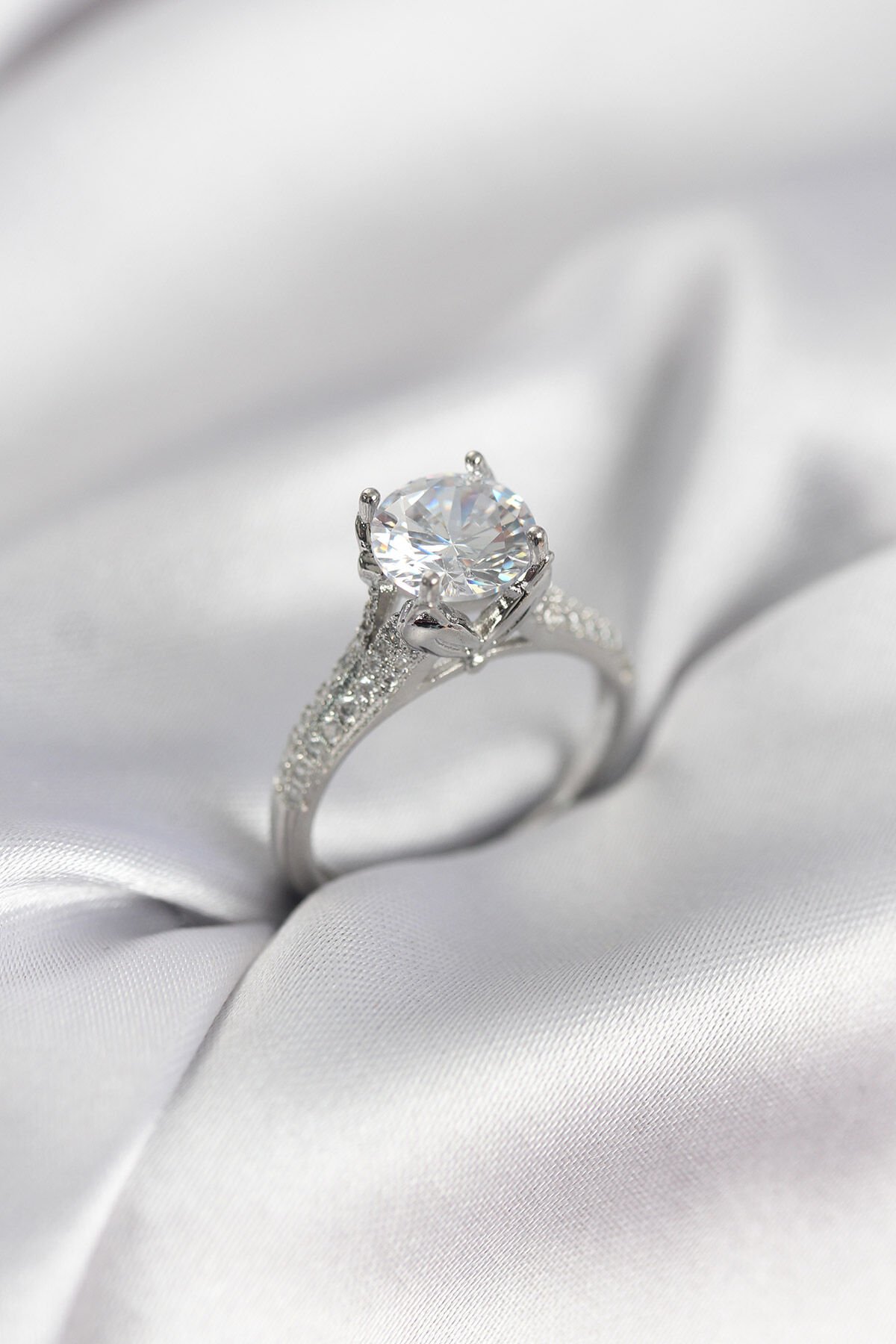 Gümüş Renk Tek Taş Model Zirkon Taşlı Kadın Yüzük - TJ-BYK3966