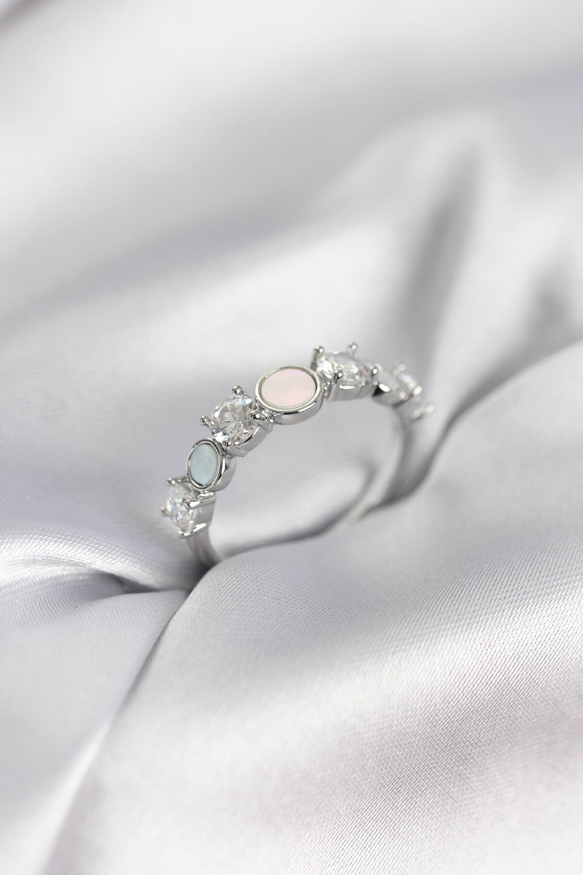 Gümüş Renk Minimal Plaka ve Zirkon Taşlı Kadın Yüzük - TJ-BYK3967