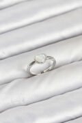 Pirinç Gümüş Renk Kalpli Kadın Yüzük - TJ-BYK3881