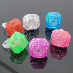 Kristal Tasarımlı Led Glow Işıklı 3 Modlu Gümüş Yüzük 3.5 x 5 cm (4944)