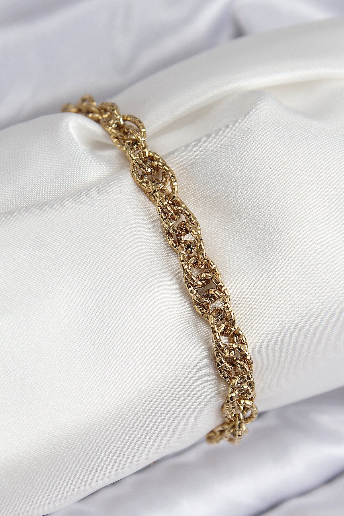 316L Çelik Klasik Dövme Halat Zincir Model Gold Renk Kadın Bileklik - TJ-BB7787