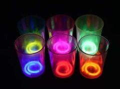 Karanlıkta Yanan Gece Işığı Mega Glow Bardaklar 8 Adet 8.5 x 10.5 cm (4944)
