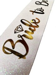 Beyaz Üzeri Altın İtalik Alyanslı Bride To Be Yazılı Simli Işıltılı Kuşak Kemer 10 cm Genişlik (4944)