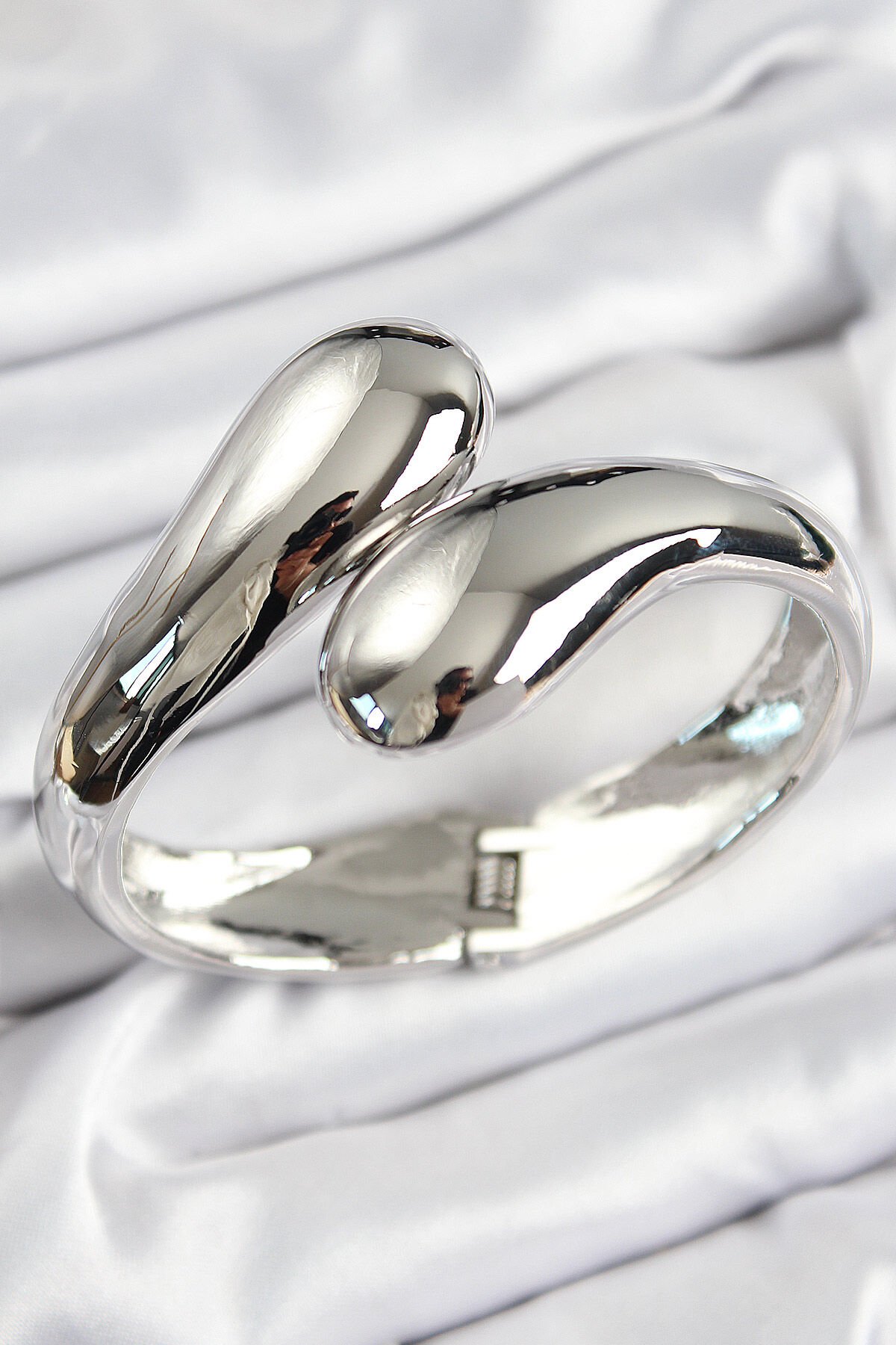 Pirinç Sarmal Model Gümüş Renk Kadın Kelepçe - TJ-BB7565