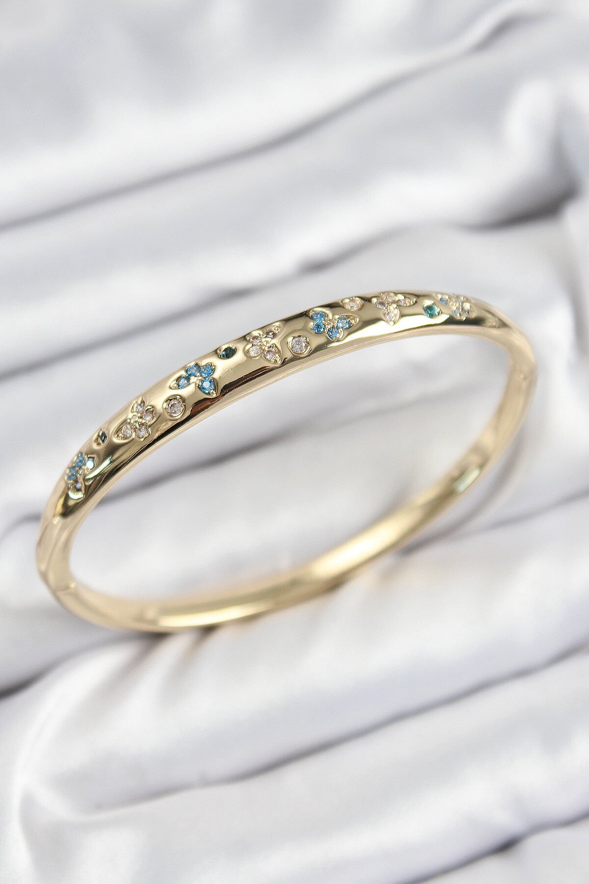 Pirinç Zirkon Taşlı Kelebek Model Gold Renk Kadın Kelepçe - TJ-BB7568