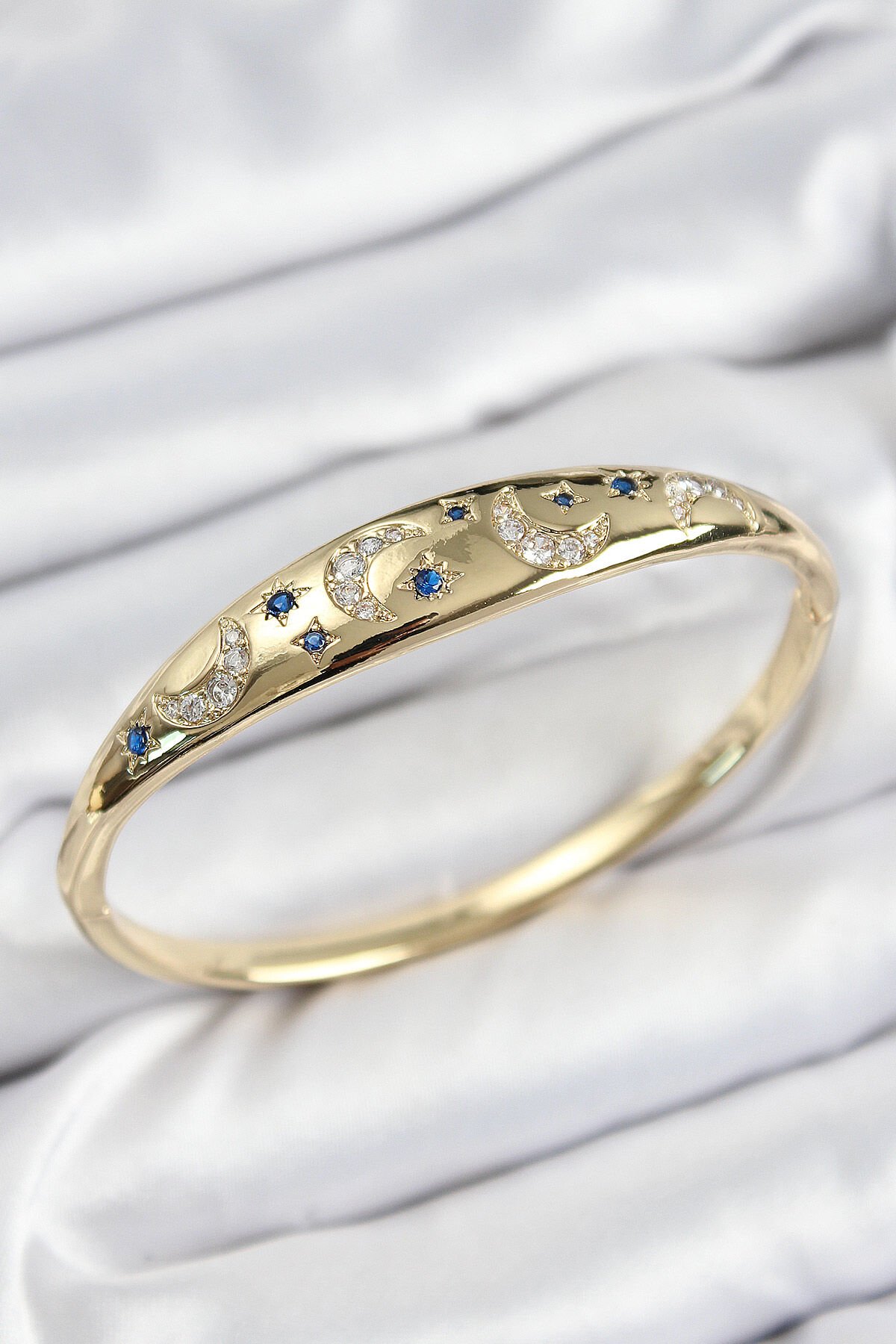 Pirinç Zirkon Taşlı Kutup Yıldızı Ve Hilal Model Gold Renk Kadın Kelepçe - TJ-BB7574