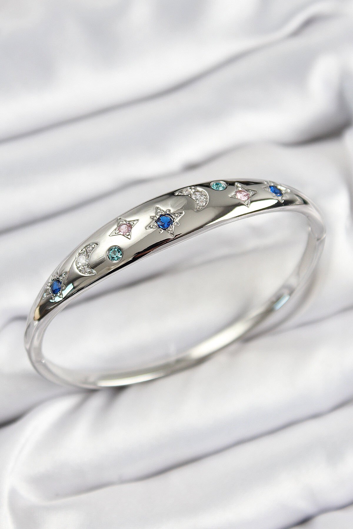 Pirinç Zirkon Taşlı Kutup Yıldızı Ve Hilal Model Gümüş Renk Kadın Kelepçe - TJ-BB7575