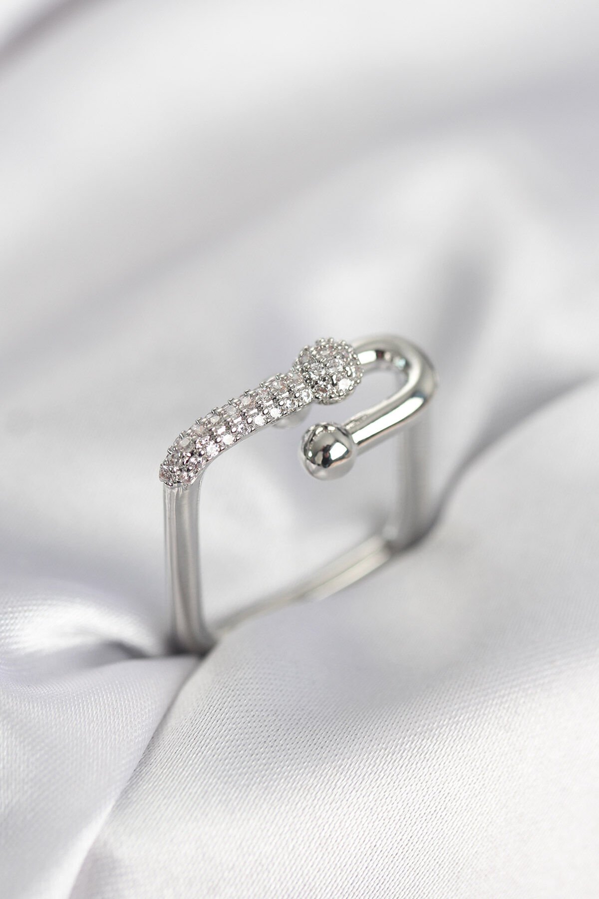 Gümüş Renk Zirkon Taşlı Tifani Model Kare Kadın Yüzük - TJ-BYK4002