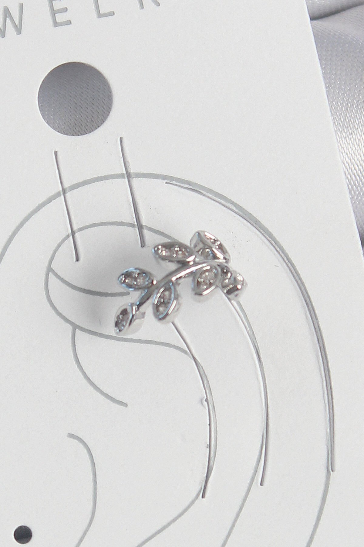Pirinç Gümüş Renk Zirkon Taşlı Yaprak Model Kıkırdak Kadın Küpe - TJ-BKP10551