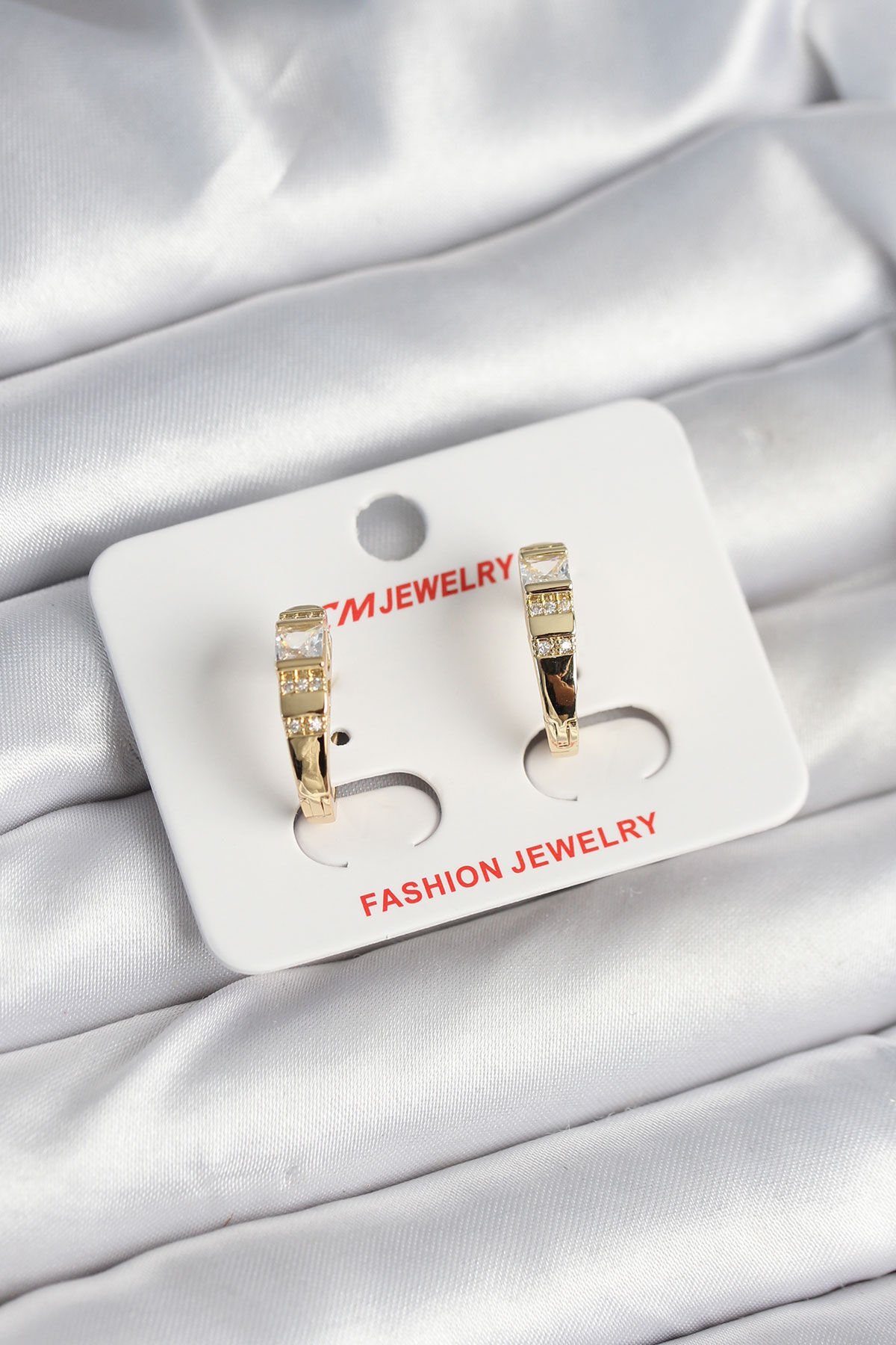 Pirinç Gold Renk Zirkon Taşlı Vintage Kadın Küpe - TJ-BKP11244