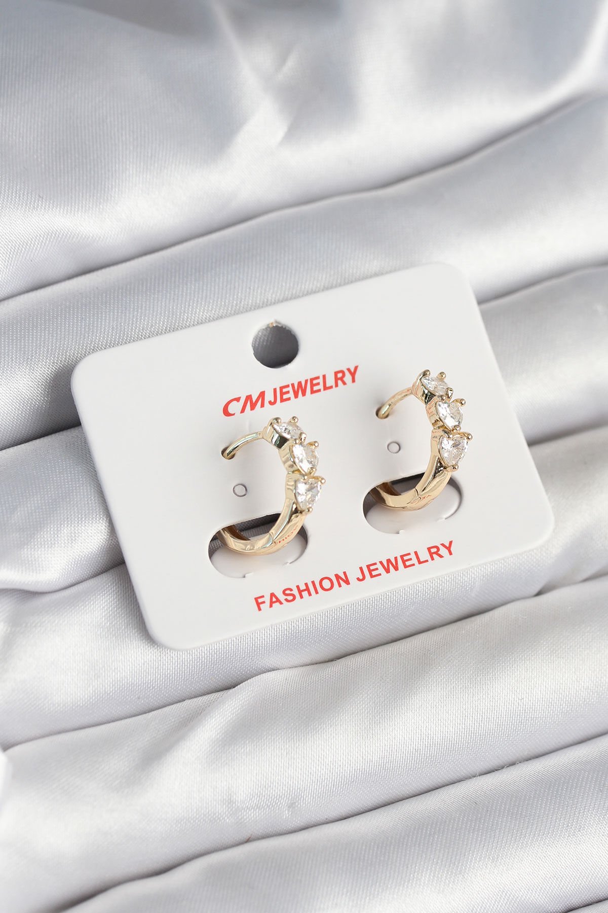 Pirinç Gold Renk Kalpli Zirkon Taşlı Kadın Küpe - TJ-BKP11246