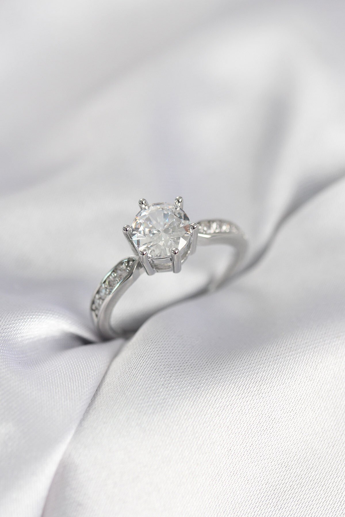 Zirkon Taşlı Tek Taş Model Gümüş Renk Kadın Yüzük - TJ-BYK4021