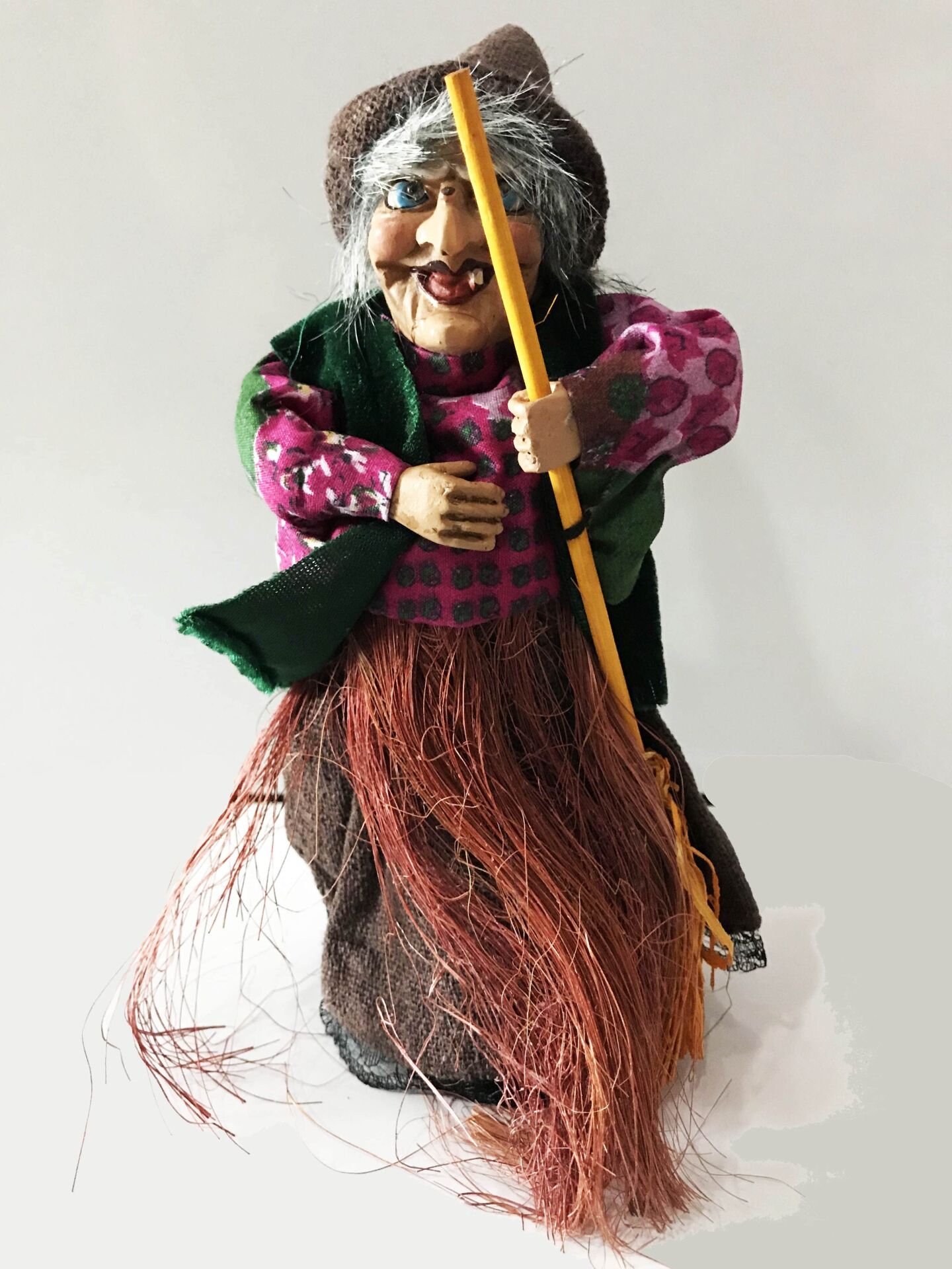 Sensörlü Sesli Işıklı Ayakta Duran Pembe Elbiseli Cadı 25 cm