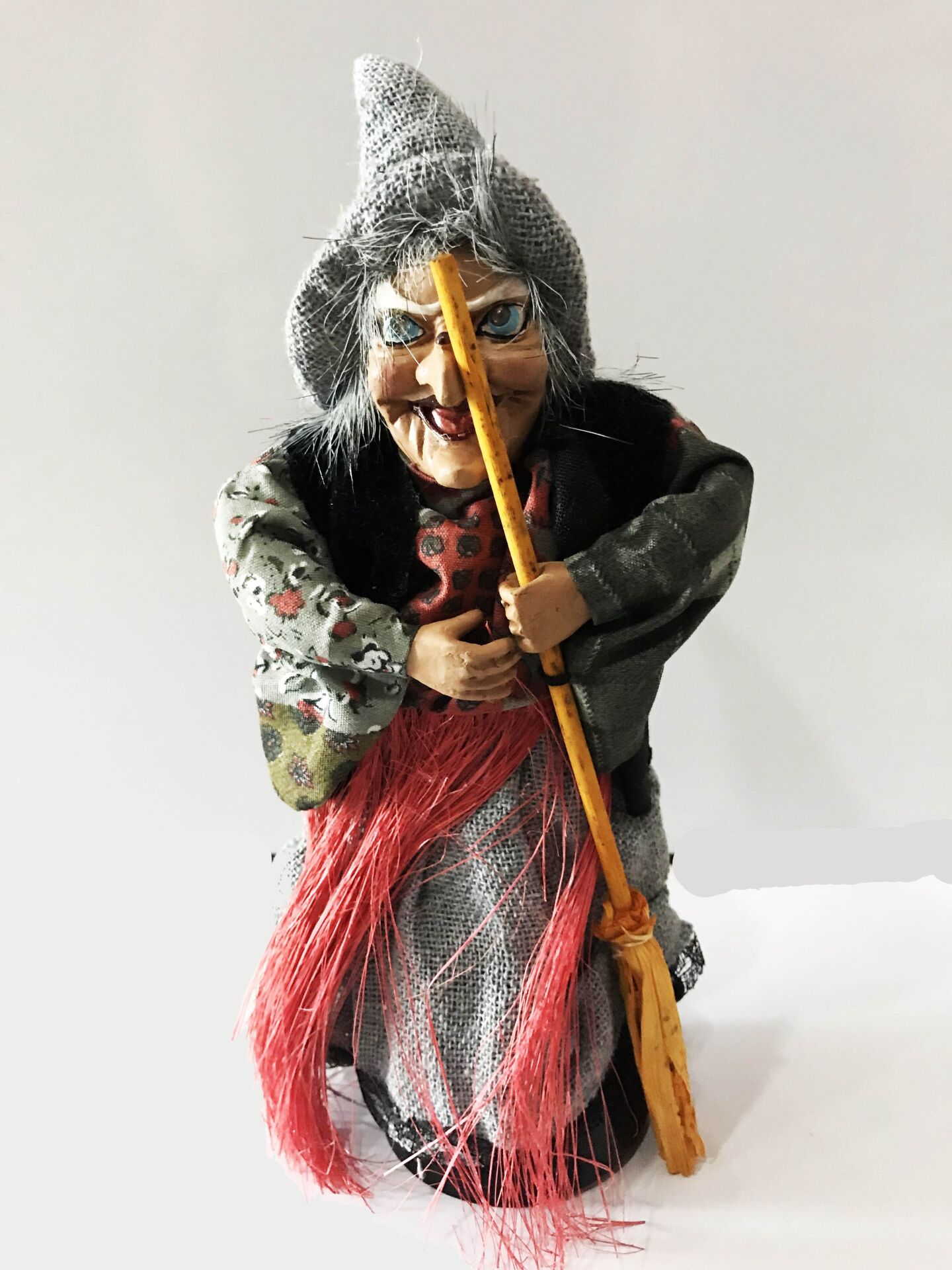 Sensörlü Sesli Işıklı Ayakta Duran Siyah Elbiseli Cadı 25 cm