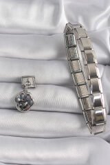 316L Çelik Gümüş Renk Sallantı Zirkon Taşlı Kalp Detay Pençe Model Nomination Charm - TJ-BC1149