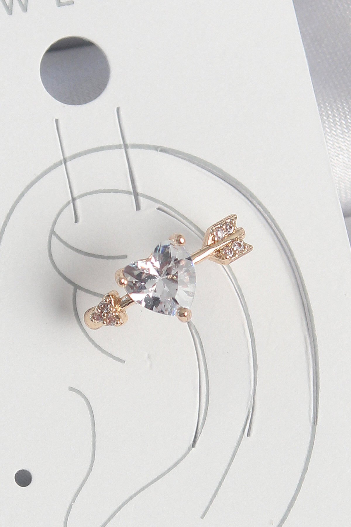 Pirinç Gold Renk Zirkon Taşlı Kalp Ok Model Kadın Kıkırdak Küpe - TJ-BKP10576