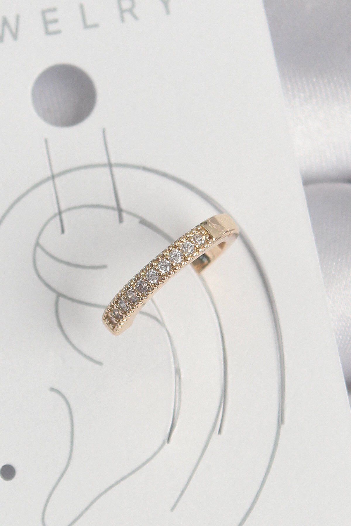 Pirinç Gold Renk Zirkon Taşlı Kadın Kıkırdak Küpe - TJ-BKP10583