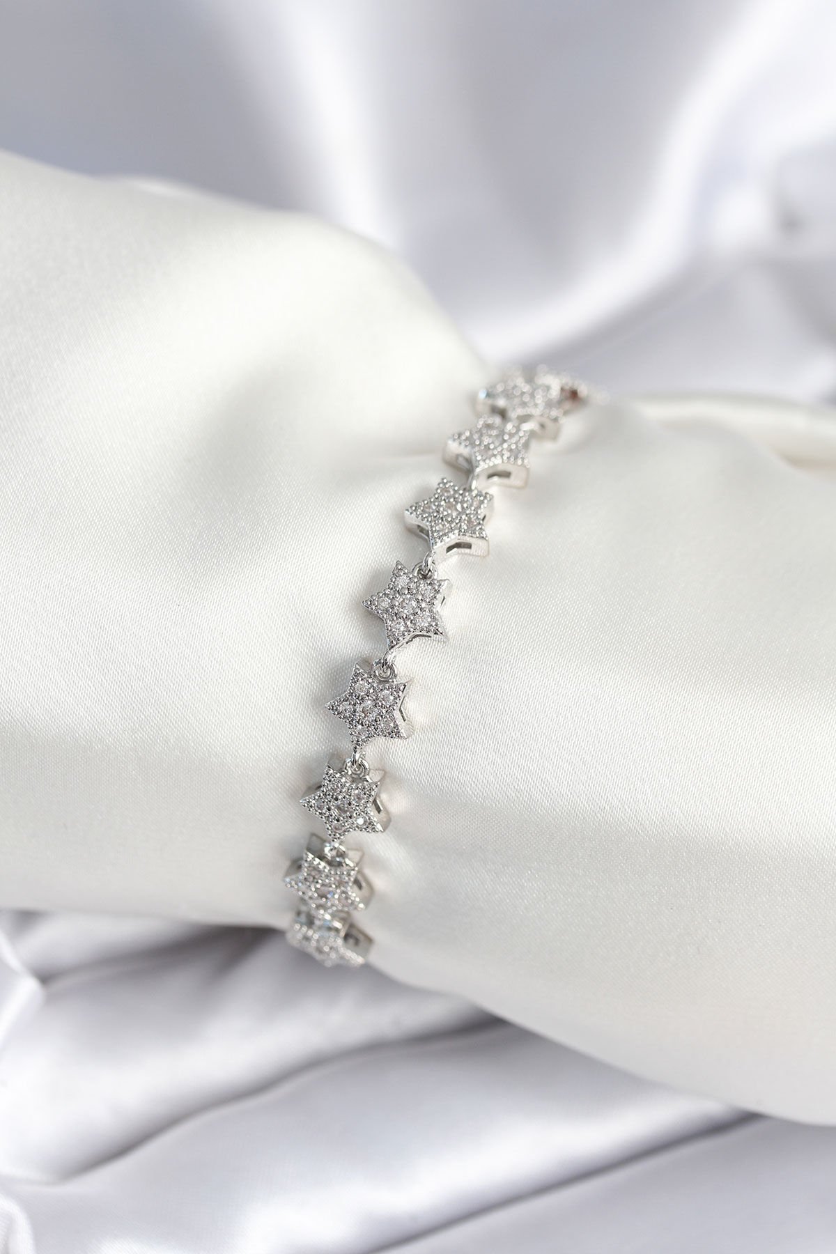 Pirinç Gümüş Renk Yıldız Model Kadın Bileklik - TJ-BB7979