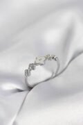 Gümüş Renk Minimal Yonca ve Zirkon Taşlı Kadın Yüzük - TJ-BYK4057